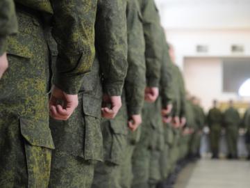 Российские военные все чаще отказываются ехать “в отпуск” на Донбасс