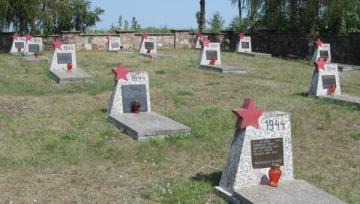 В Польше местные жители восстанавливают кладбище Красной армии