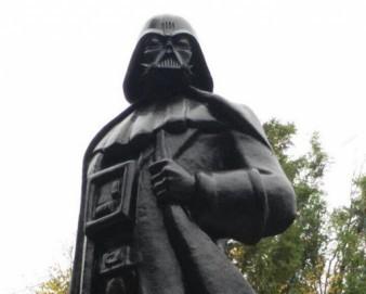 В Одессе памятник Ленину трансформировался в памятник Дарту Вейдеру (ФОТО)