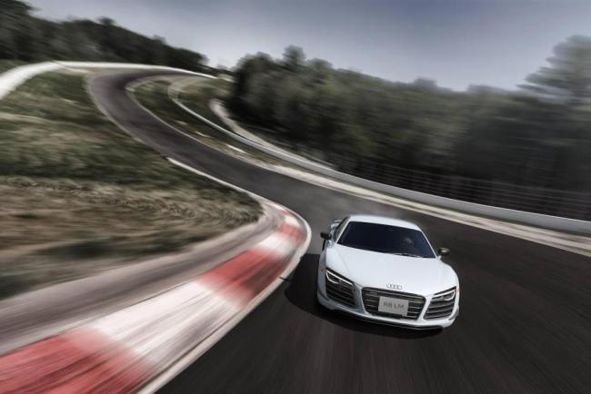 Последние в своем роде. Audi представила восемь моделей R8 (ФОТО)