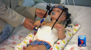Невозможное возможно. Австралийские хирурги спасли 16-месячного малыша (ФОТО)