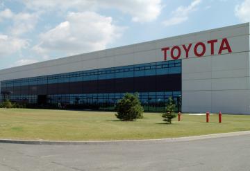 Toyota представила автомобиль, работающий на водороде (ФОТО)