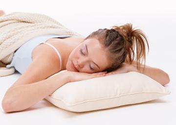 Ученые выяснили, почему нельзя спать на животе