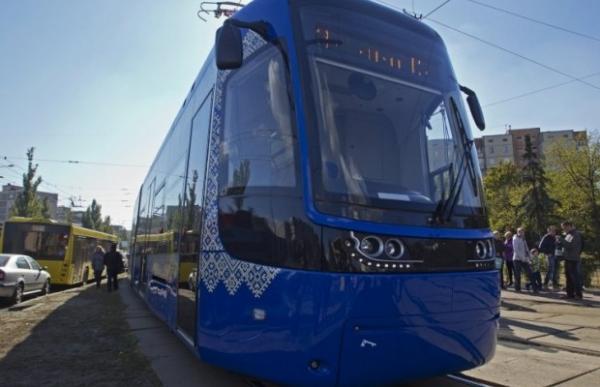 В Киеве появился трамвай с Wi-Fi и кондиционером (ФОТО)