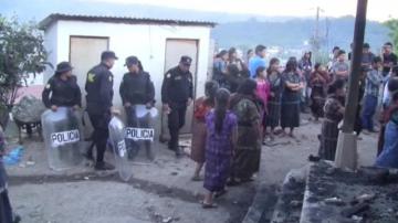 Разъяренная толпа заживо сожгла мэра в Гватемале (ВИДЕО)