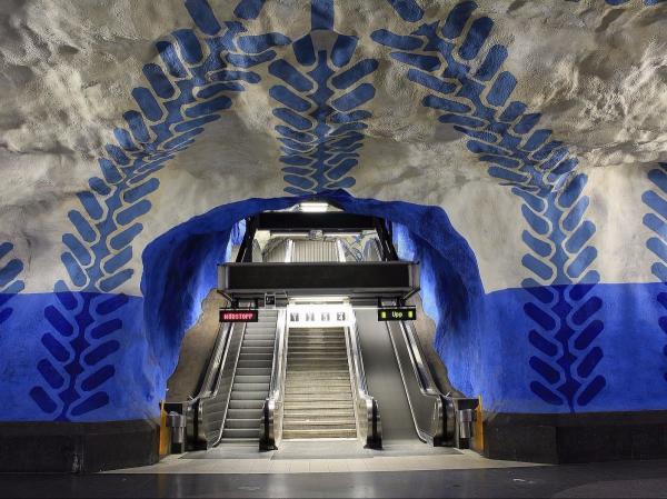 Топ-10 самых впечатляющих станций метро в мире (ФОТО)