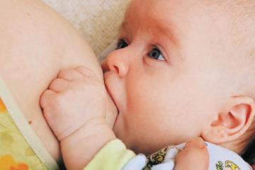 Молоко матери влияет на будущее поведение ребенка