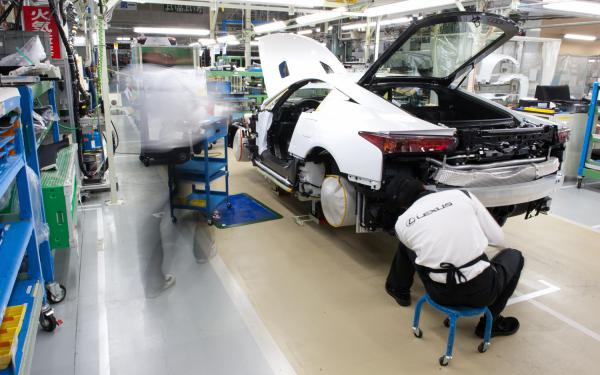 Lexus представит на автошоу в Токио новый концепт (ФОТО)