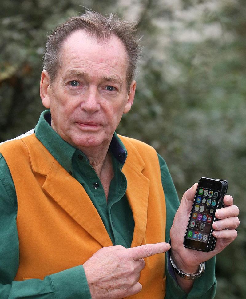 68-летний британец подал в суд на Apple (ФОТО)
