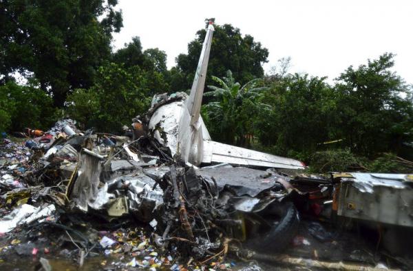 Авиакатастрофа самолета АН-12 с российским экипажем в Южном Судане (ФОТО)