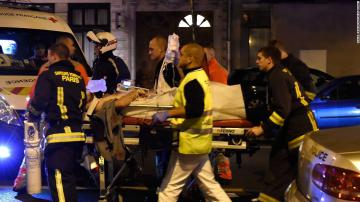Кровавая ночь в Париже: террористы убили 112 человек в концертном зале “Батаклан” (ВИДЕО)