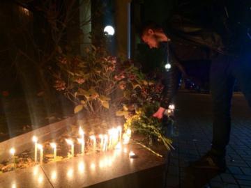 Жители столицы Украины выразили свое соболезнование народу Франции (ВИДЕО)