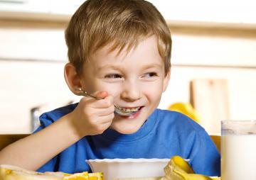 Ученые: завтрак влияет на успеваемость школьников