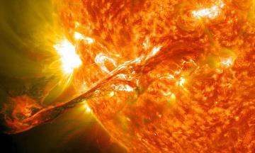 В NASA зафиксировали мощные вспышки на Солнце (ВИДЕО)
