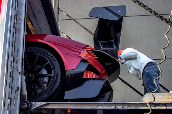 В Сети появились новые снимки роскошного спортивного суперкара Aston Martin (ФОТО)