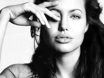 Джоли: мои дети не должны повторять ошибок моей молодости