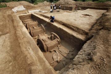 Археологи обнаружили в Китае древнюю гробницу