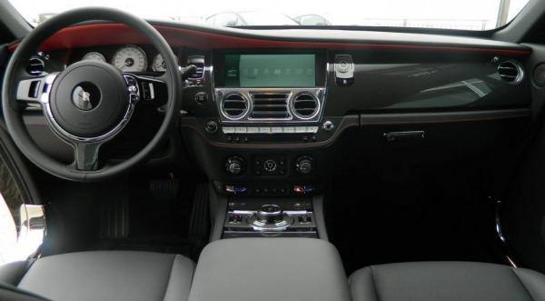 Rolls-Royce Wraith получил карбоновый салон (ФОТО)