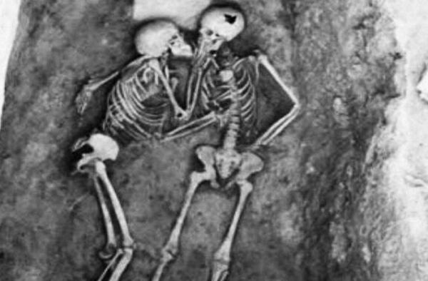Древнегреческий ноутбук и поцелуй смерти. Невероятные находки ученых (ФОТО)