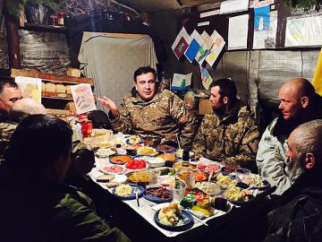 Саакашвили встретил Новый год в зоне АТО