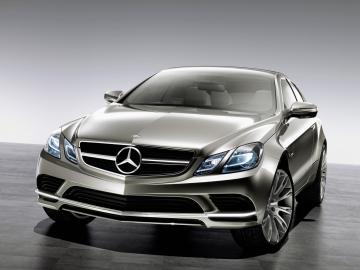 Mercedes-Benz показал новый седан E-Class W213 (ВИДЕО)