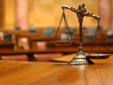 Суд «замял» дело против пьяного судьи, который угрожал гаишникам расправой