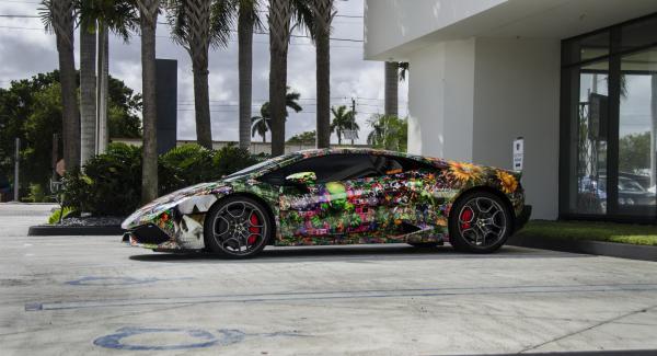 Один из наиболее знаменитых художников современности раскрасил суперкар от Lamborghini (ФОТО)