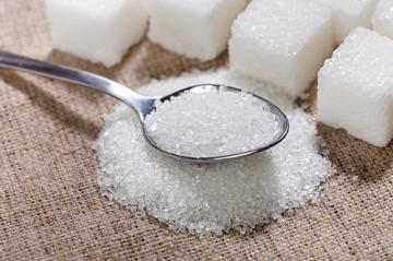 Диетологи рекомендуют подумать о своем здоровье и есть меньше сахара