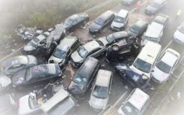 В Южной Корее столкнулись 60 автомобилей