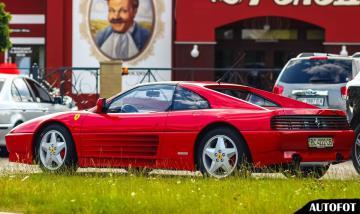 На дорогах Львова был замечен редкий классический спорткар Ferrari (ФОТО)