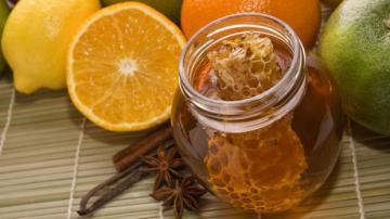 Медики выяснили лечебные свойства лимонно-медовой диеты
