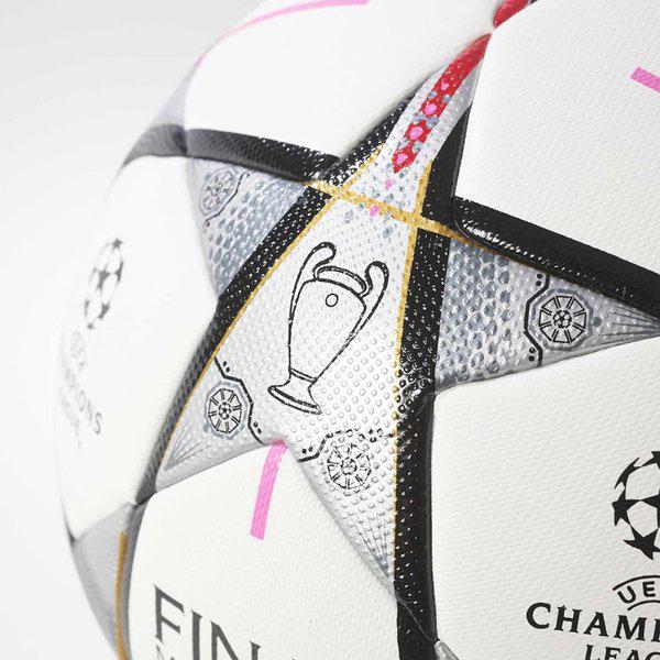 Официальный мяч Лиги чемпионов сезона 2015/16 (ФОТО)