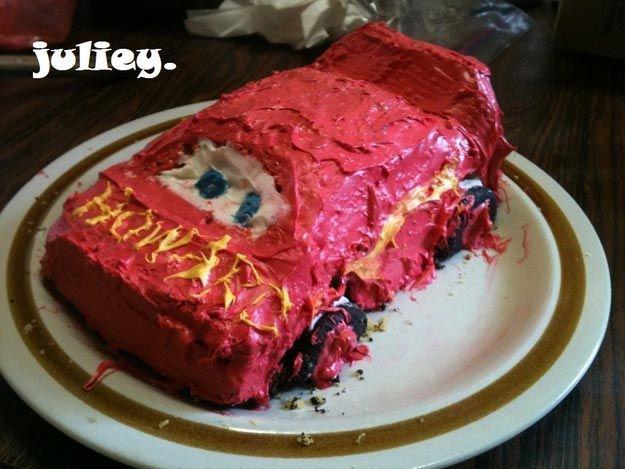 25 самых провальных тортов, которые были сделаны родителями на День рождения (ФОТО)