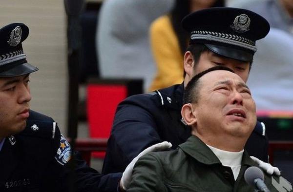 В Китае казнили влиятельного миллиардера Лю Ханя (ФОТО)