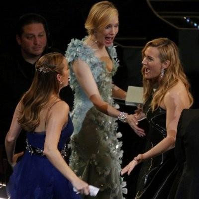 Интересное положение звезды «Титаника» вызвало переполох на церемонии «Оскар» (ФОТО)