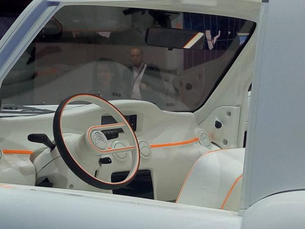 Французская автокомпания Citroen презентовала революционный кабриолет (ФОТО)