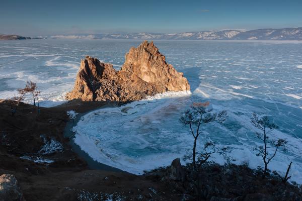 Мир льда и ветра: фотограф продемонстрировал удивительную красоту озера Байкал (ФОТО)