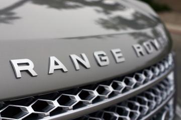 Внедорожник Range Rover Sport SVR 2018 замечен на тестах (ФОТО)