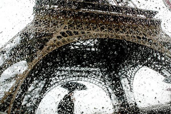 Дождливая жизнь. Своеобразные работы французского фотографа (ФОТО)