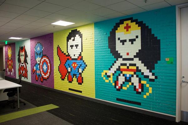 Сотрудники превратили скучные стены офиса в супергеройскую фреску (ФОТО)