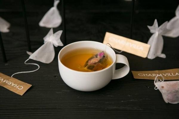Чайные пакетики, превращающиеся в чашке в золотых рыбок (ФОТО)