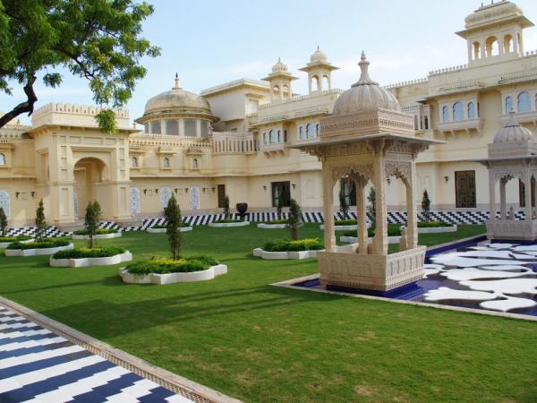 Самый шикарный отель в Индии (ФОТО)
