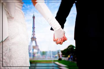 Американка вышла замуж за саму себя в Париже (ФОТО)