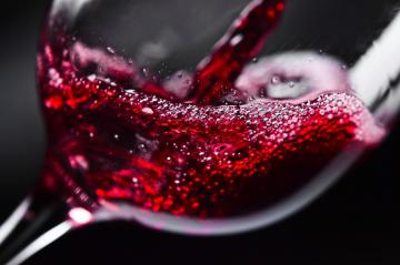 Итальянские школьники будут учиться пить вино на уроках