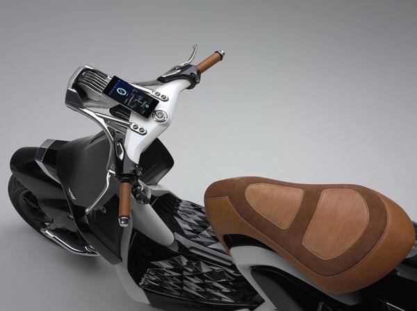 Yamaha представил крылатый скутер (ФОТО)
