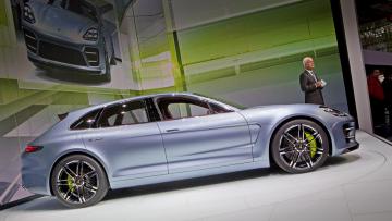 Компания Porsche запустит в производство новый автоомбиль в следующем году (ФОТО)