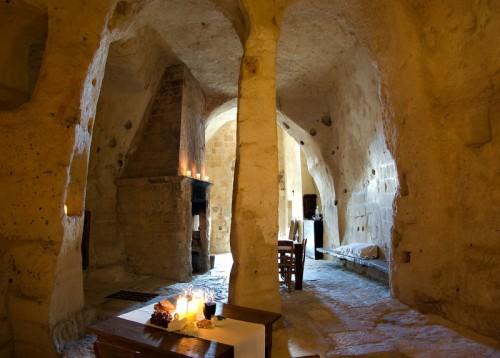 Путешествие в Европу: отель в пещерах каменного века в Италии (ФОТО)