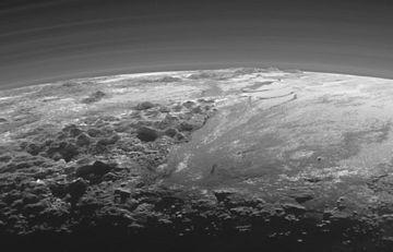 Зонд New Horizons обнаружил таинственный мир за Плутоном
