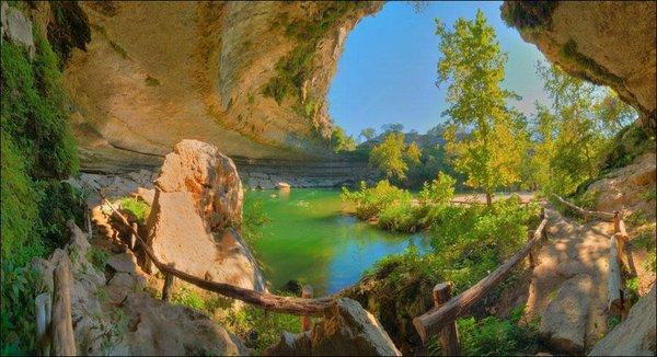 Чарующая красота природы: живописное озеро Гамильтон в США (ФОТО)