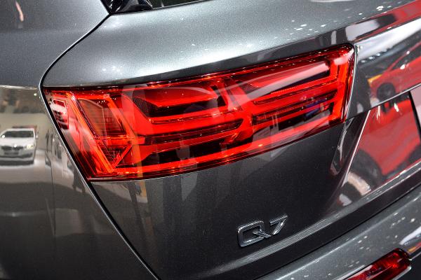 В Audi рассказали, когда кроссовер SQ7 TDI поступит в продажу (ФОТО)